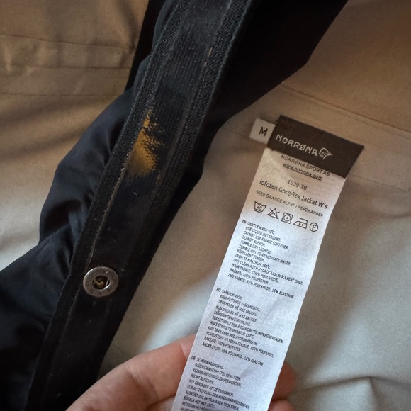 Norrona Lofoten Gore-tex jacket shell - Picture 4 of 5